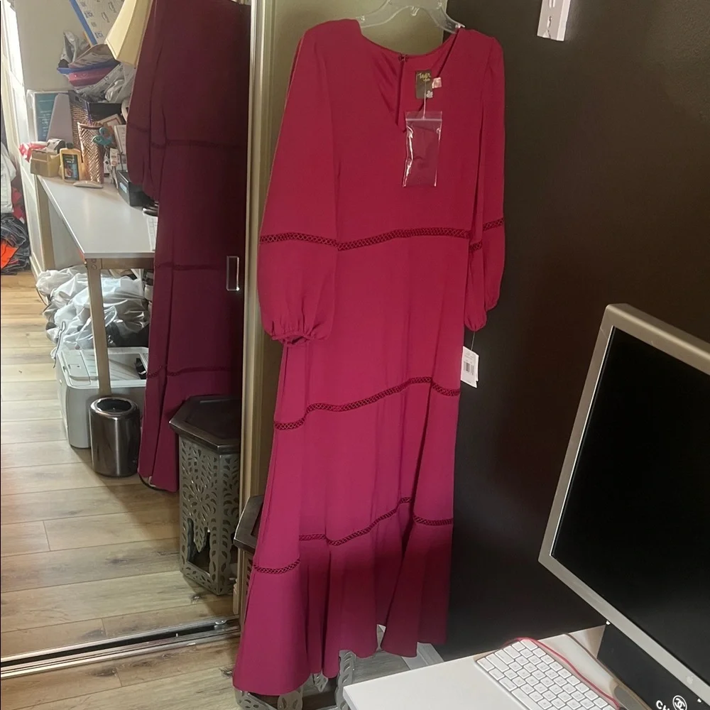 🛑 1 hour sale. NWT. Taylor, size 10P, Fuchsia Long Sleeve Dress - Picture 4 of 12